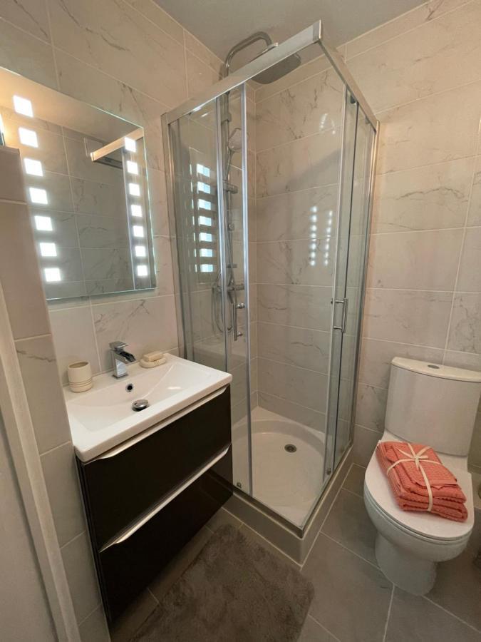 Appartement De Charme A 2 Min De La Plage Vallauris Luaran gambar